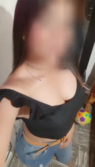 Amira, 39