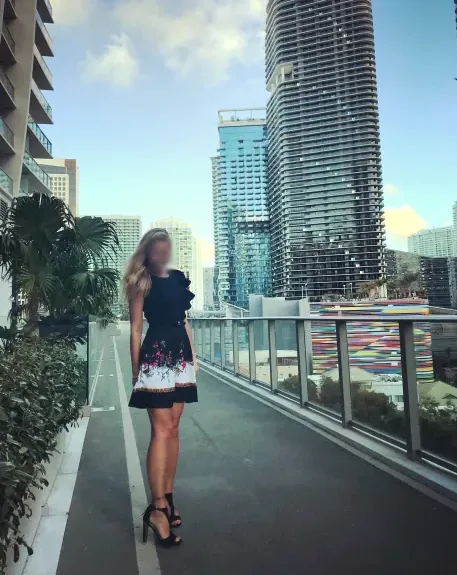 Carla, 35