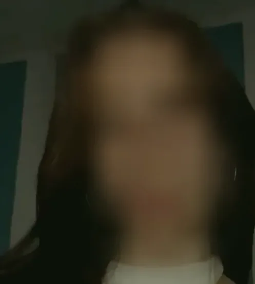 Claudia, 20