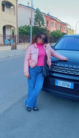 Claudia, 36
