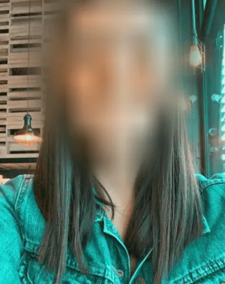 Claudia, 24