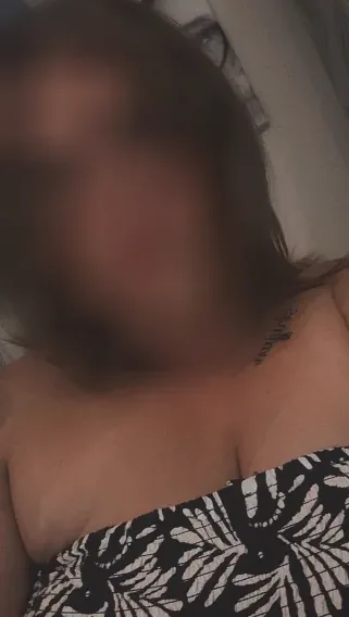 Jasmin, 28