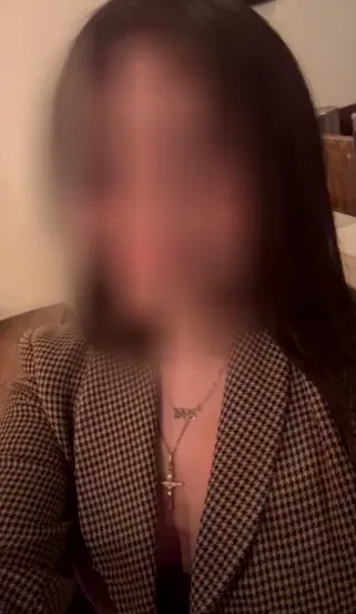 Katrin, 29