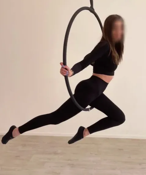 Katrin, 25