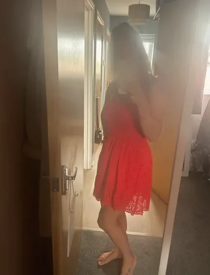 Kira, 34