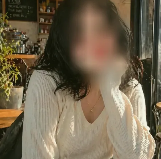 Kira, 25