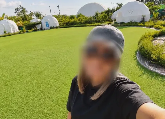 Larissa, 35