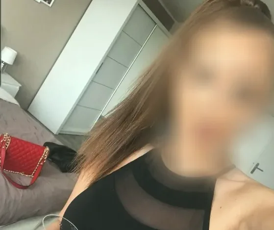 Neele, 26