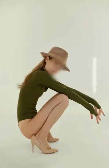 Sandra, 30