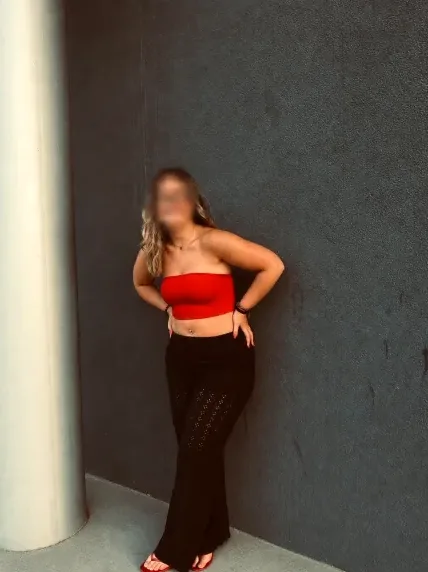 Sarah, 18