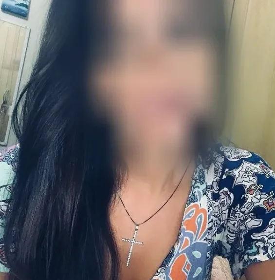 Selina, 38