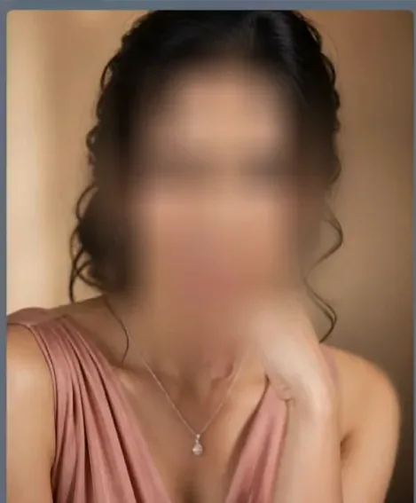 Sophie, 39