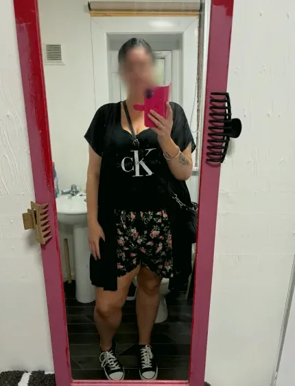 Vanessa, 37